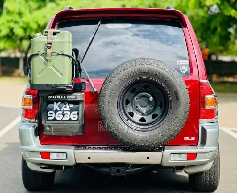 Mitsubishi Montero 2005 SUV (Used)