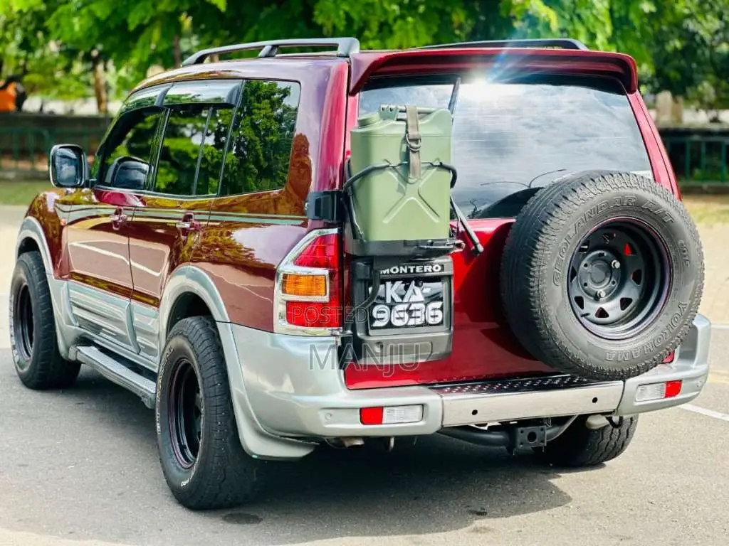 Mitsubishi Montero 2005 SUV (Used)