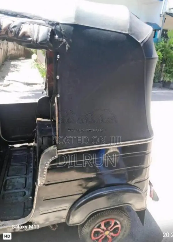 Bajaj 4 Stroke 2010 Three Wheel (Used)