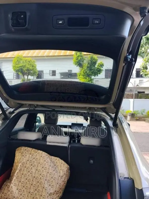 Honda Vezel Z Play With Moon Roof 2023 SUV (Used)
