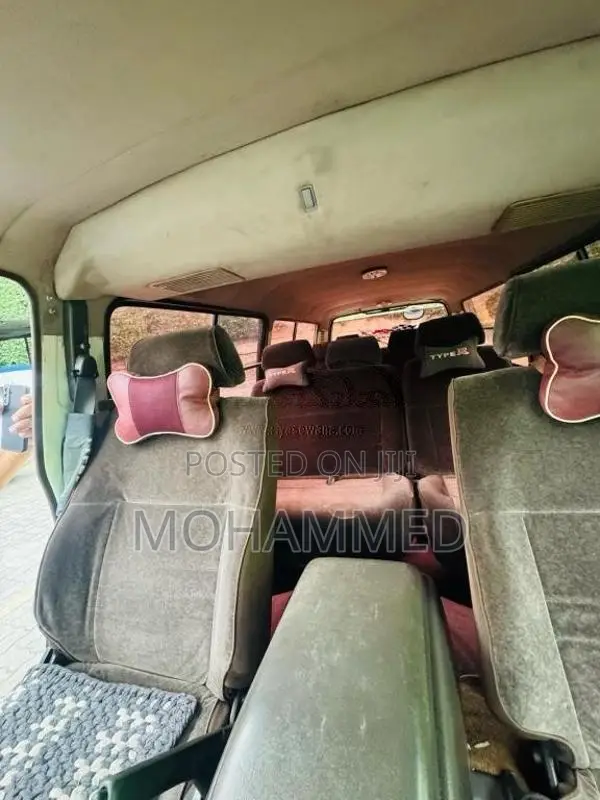 Toyota Dolphin 1992 Van (Used)