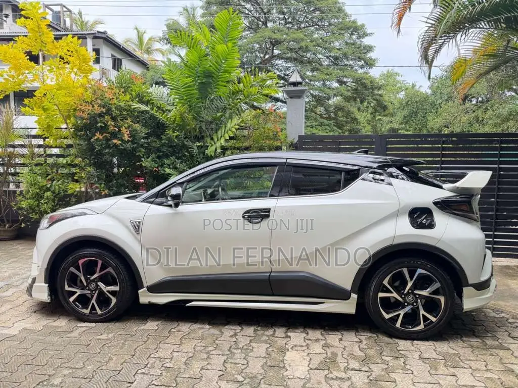 Toyota CHR 2017 SUV (Used)