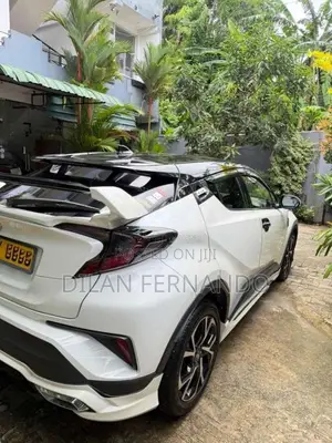Toyota CHR 2017 SUV (Used)
