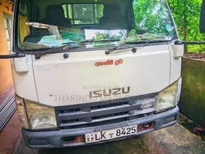 Isuzu ELF 2013 Lorry (Used)