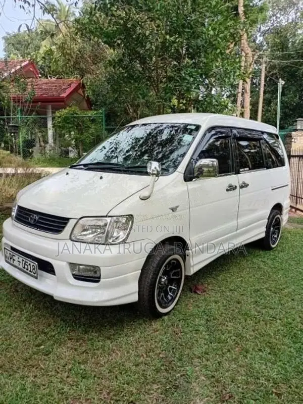 Toyota Noah 2006 Van (Used)