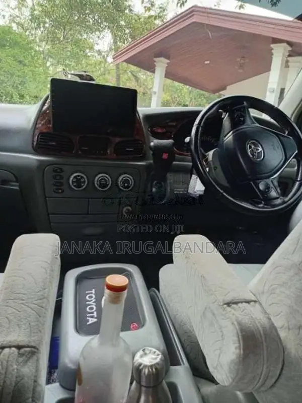 Toyota Noah 2006 Van (Used)