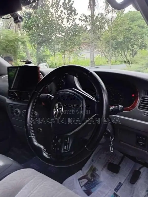 Toyota Noah 2006 Van (Used)