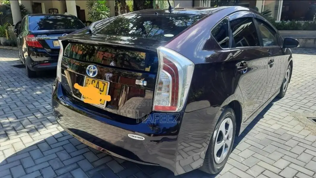 Toyota Prius 2013 Car (Used)