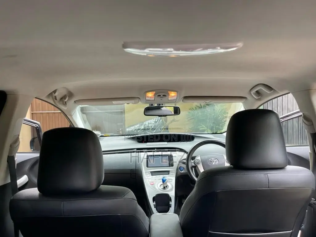 Toyota Prius 2013 Car (Used)
