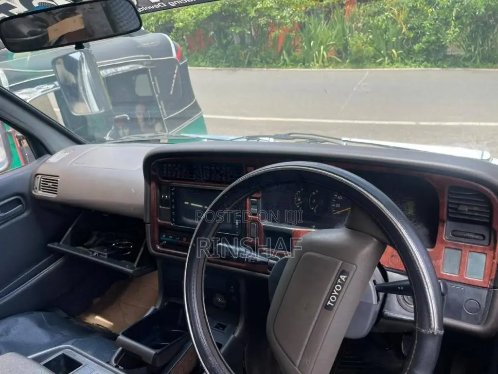 Toyota LH113 1992 Van (Used)
