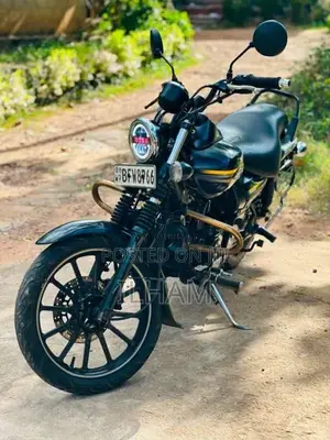 Bajaj Avenger 2017 Motorbike (Used)