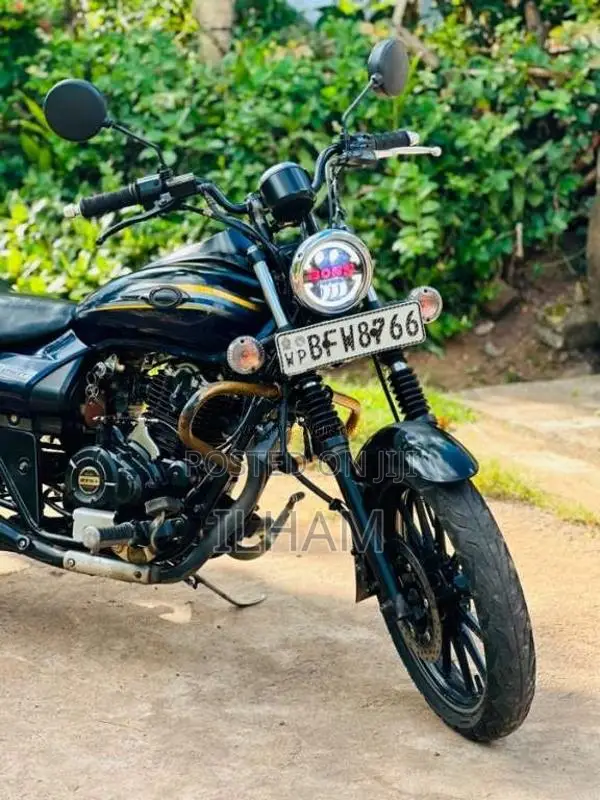 Bajaj Avenger 2017 Motorbike (Used)