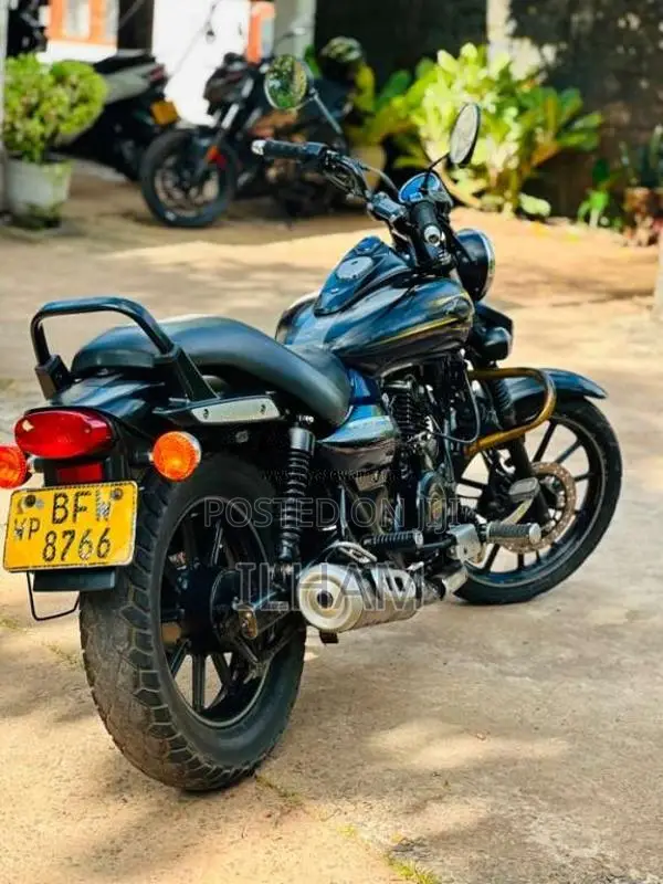 Bajaj Avenger 2017 Motorbike (Used)