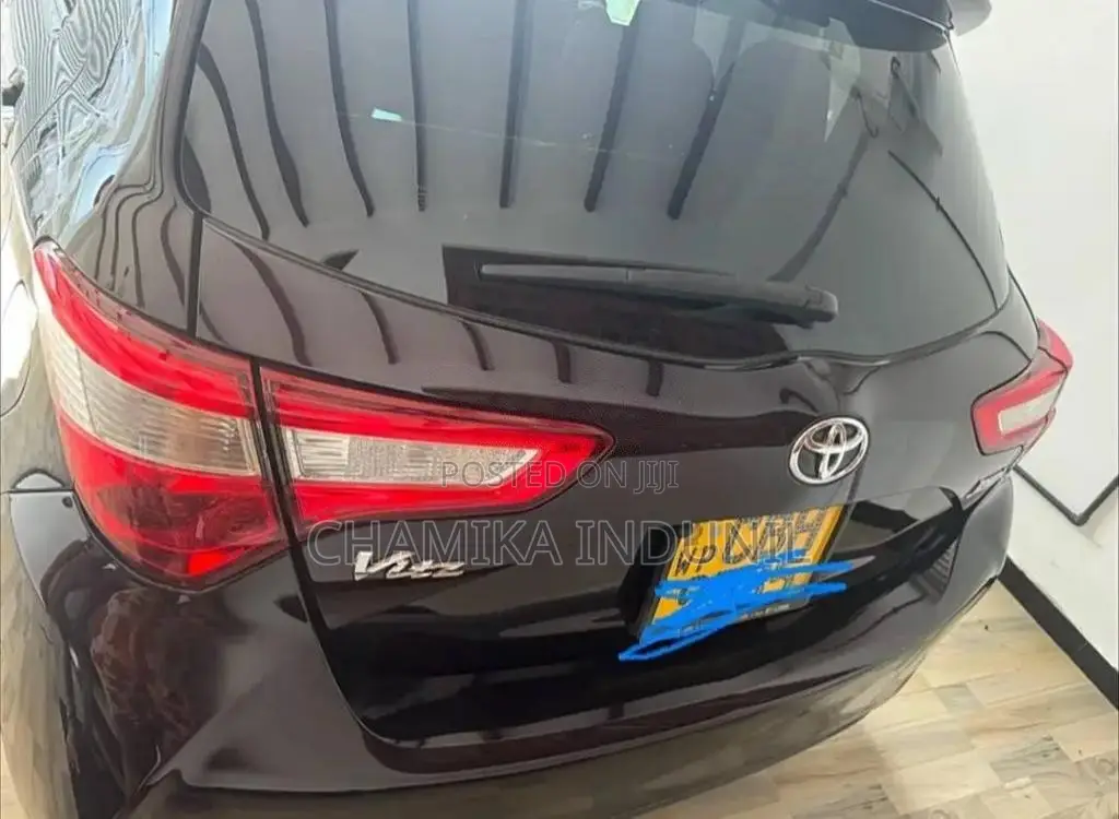 Toyota Vitz 2019 Car (Used)