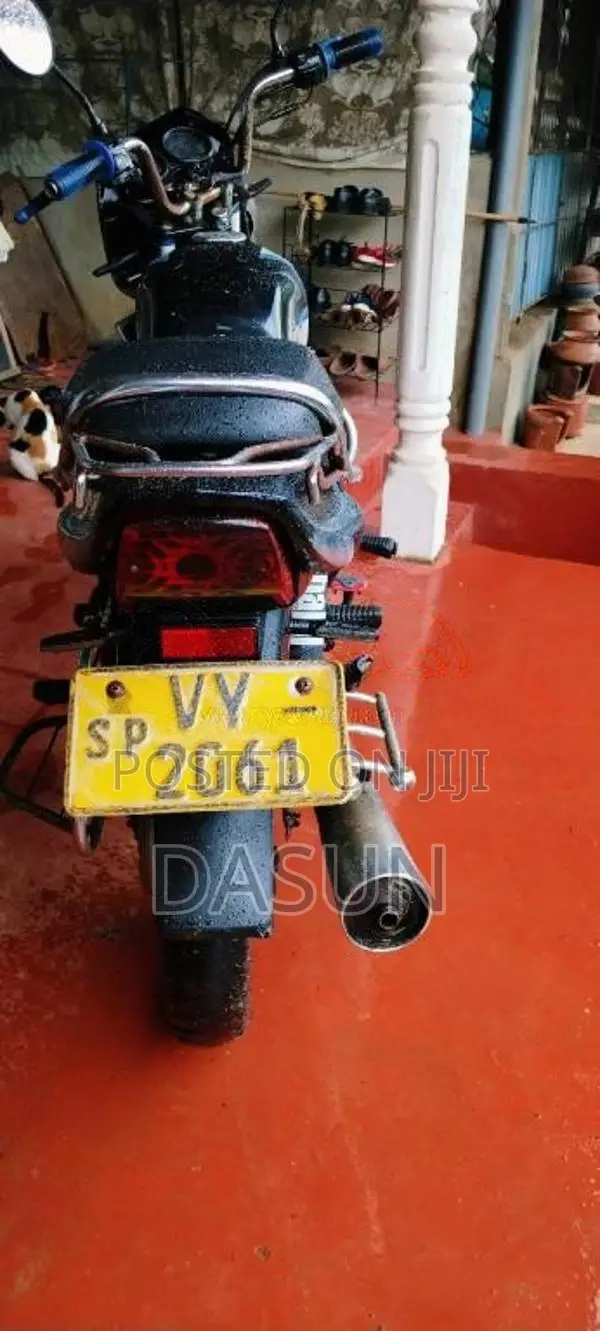 Bajaj CT-100 2010 Motorbike (Used)