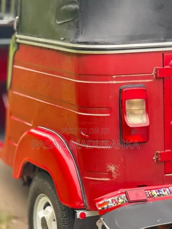 Bajaj RE 205 2014 Three Wheel (Used)