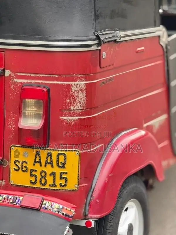 Bajaj RE 205 2014 Three Wheel (Used)
