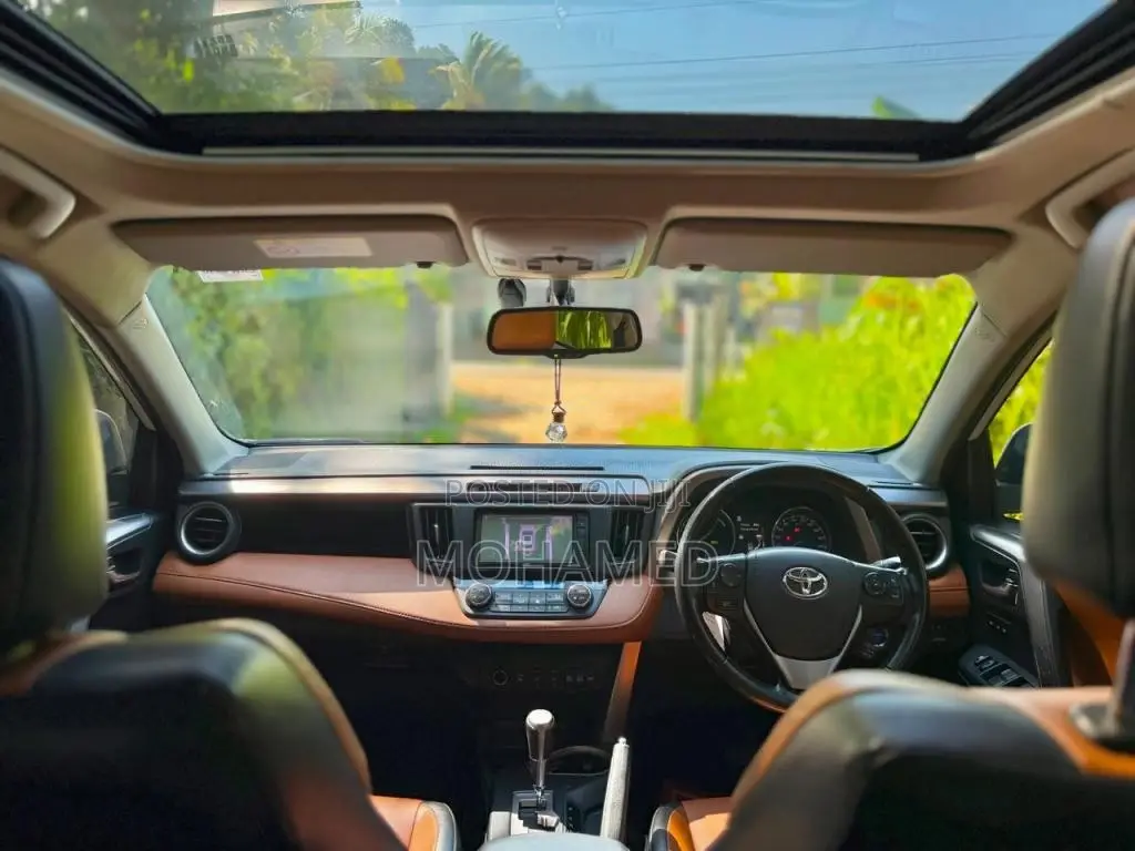Toyota RAV4 Hybrid 2017 SUV (Used)