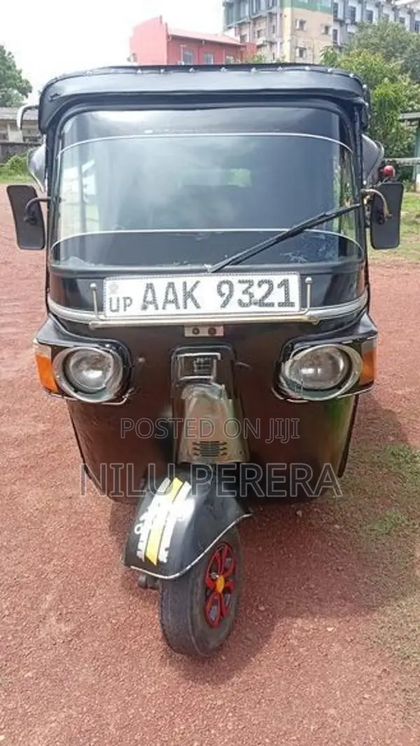 Bajaj RE 2016