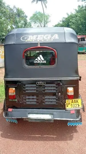 Bajaj RE 2016