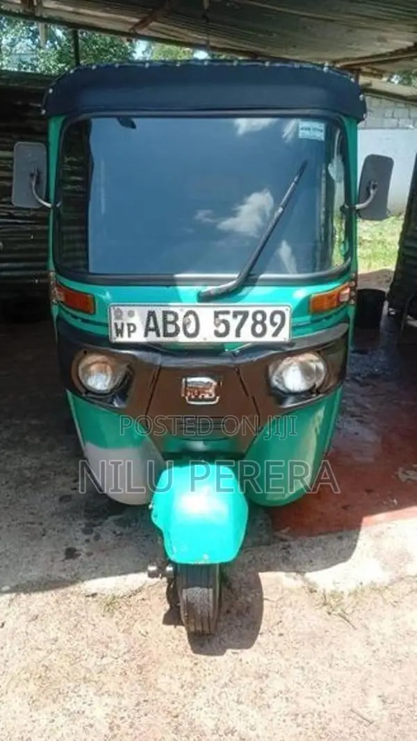 Bajaj RE 2016