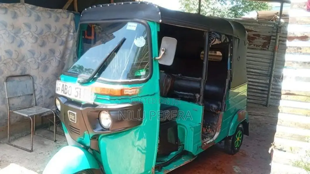 Bajaj RE 2016