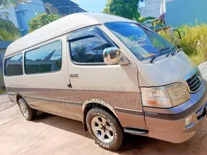 Toyota Dolphin 1999