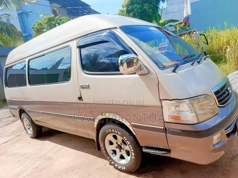 Toyota Dolphin 1999
