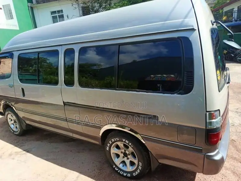 Toyota Dolphin 1999