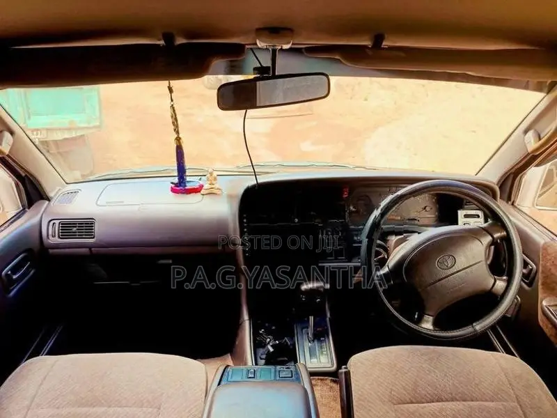 Toyota Dolphin 1999