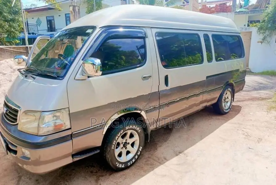 Toyota Dolphin 1999
