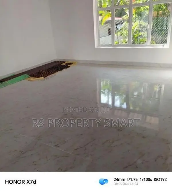 Facing Road 2000sq Building for Rent Colombo 4