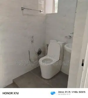 Facing Road 2000sq Building for Rent Colombo 4