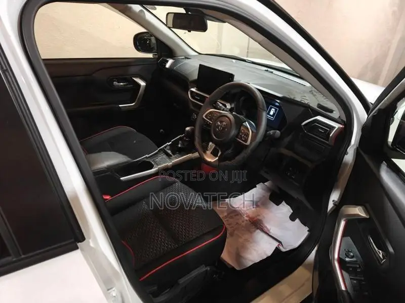 Toyota Raize Z Hybrid BSM 2026
