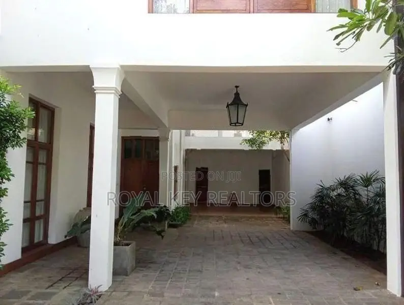 04 Bedroom Unfurnished House Rent In Colombo 05