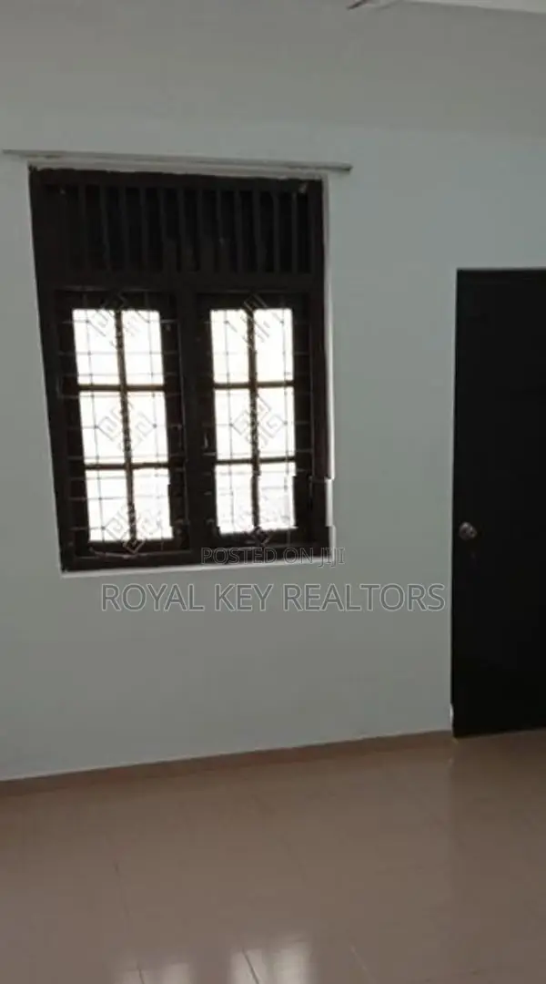 05 Bedroom Unfurnished House for Rent In Colombo
