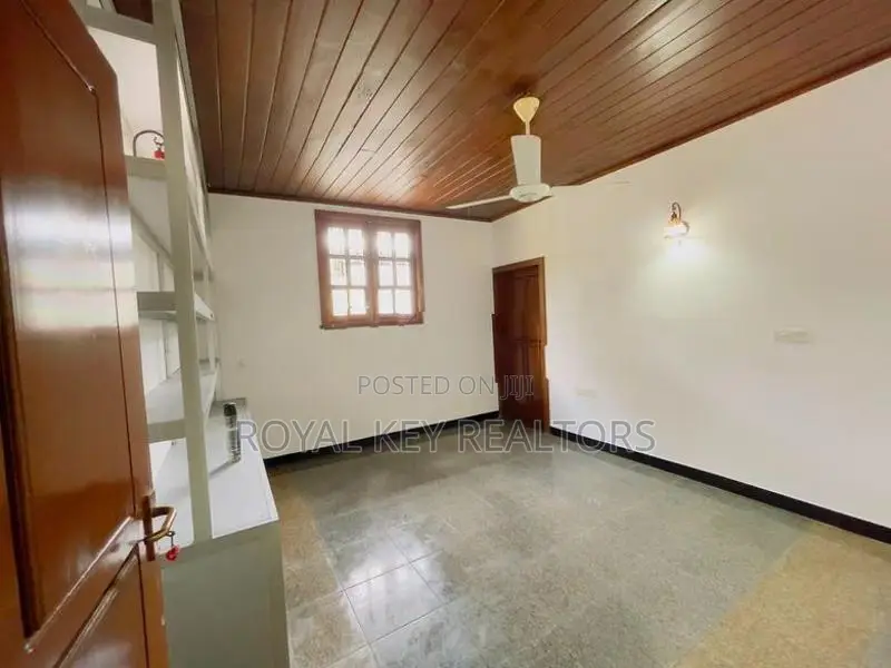 04 Bedroom Unfurnished House for Sale In Battaramulla