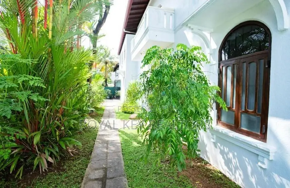 07 Bedroom Furnished House for Sale In Nugegoda