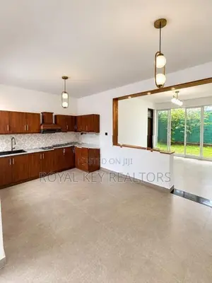 07 Bedroom Unfurnished House for Sale in Colombo 06