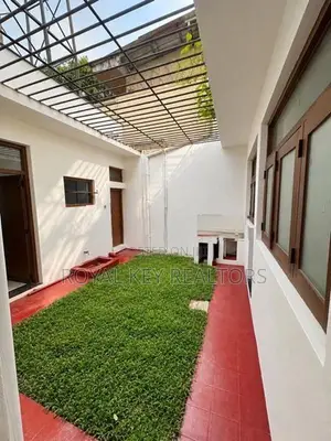 07 Bedroom Unfurnished House for Sale in Colombo 06