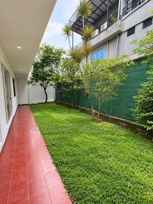 07 Bedroom Unfurnished House for Sale in Colombo 06