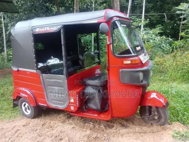 Bajaj RE 2014