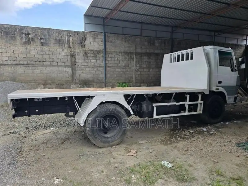 Tata LPT 2011