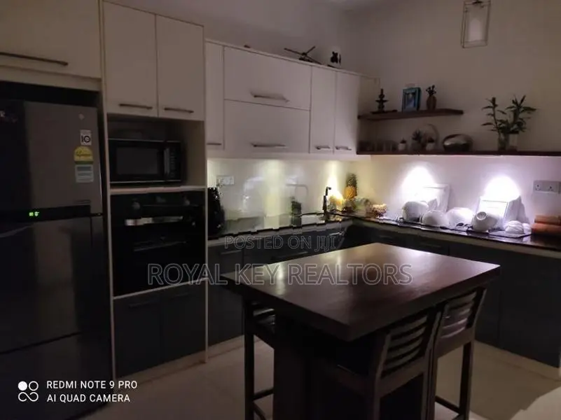 05 Bedroom Fully Furnished House for Rent in Pita Kotte