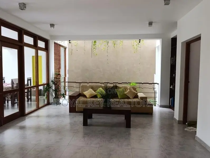05 Bedroom Fully Furnished House for Rent in Pita Kotte