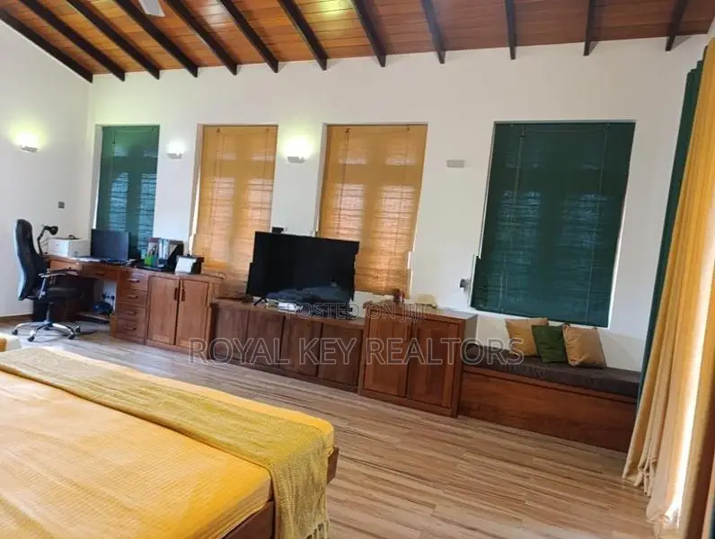 05 Bedroom Fully Furnished House for Rent in Pita Kotte