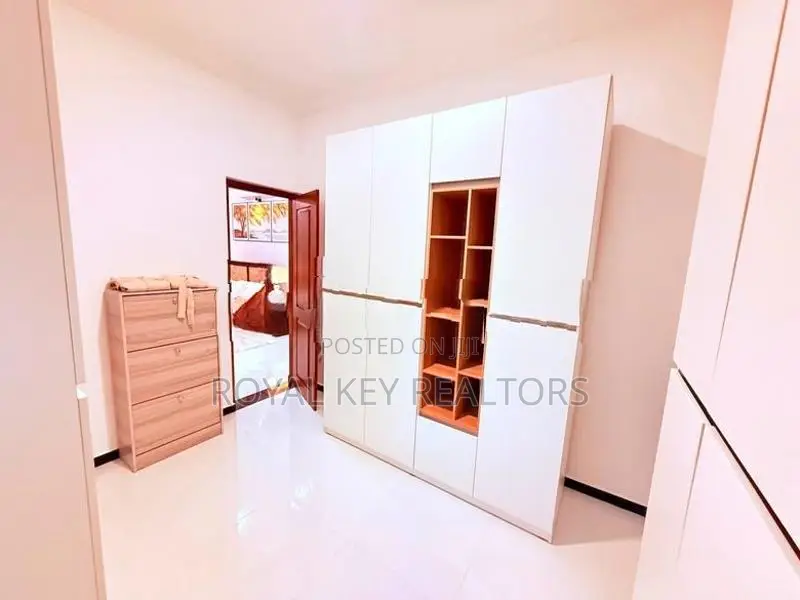04 Bedroom Fully Furnished House for Sale in Baththaramulla