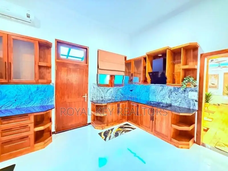 04 Bedroom Fully Furnished House for Sale in Baththaramulla