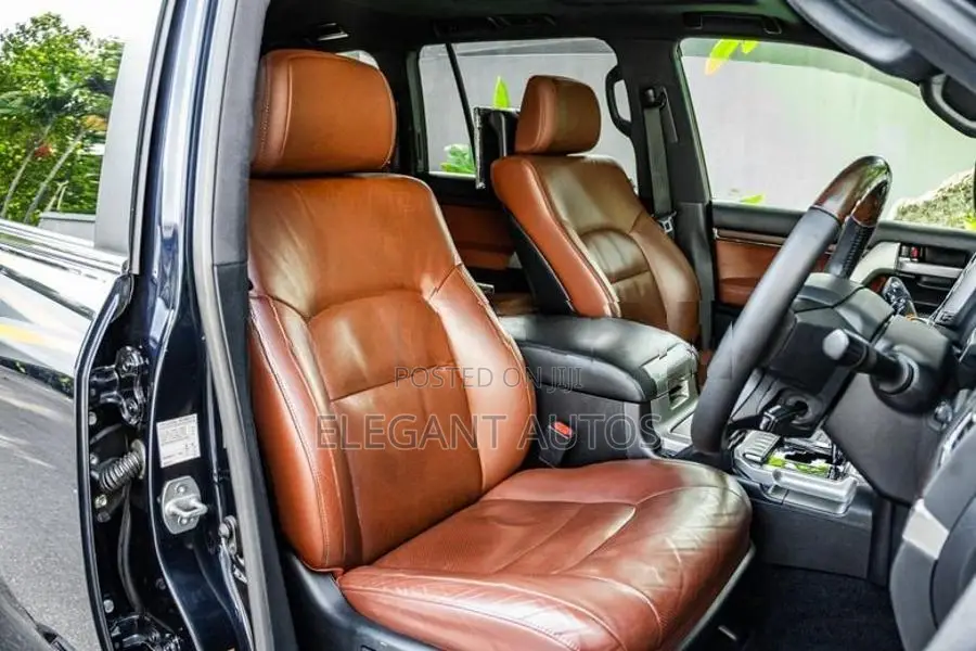 Toyota Land Cruiser Sahara 2016