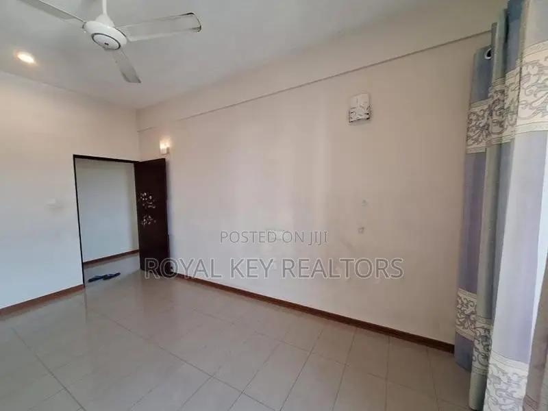 Regent Residence 04 Bedroom Unfurnished Apartment for Sale